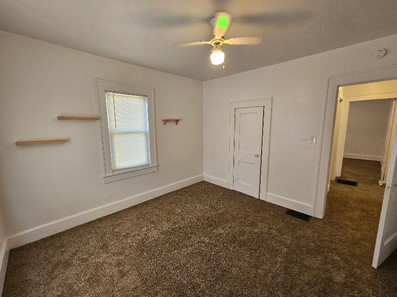 Building Photo - 1308 Muncie