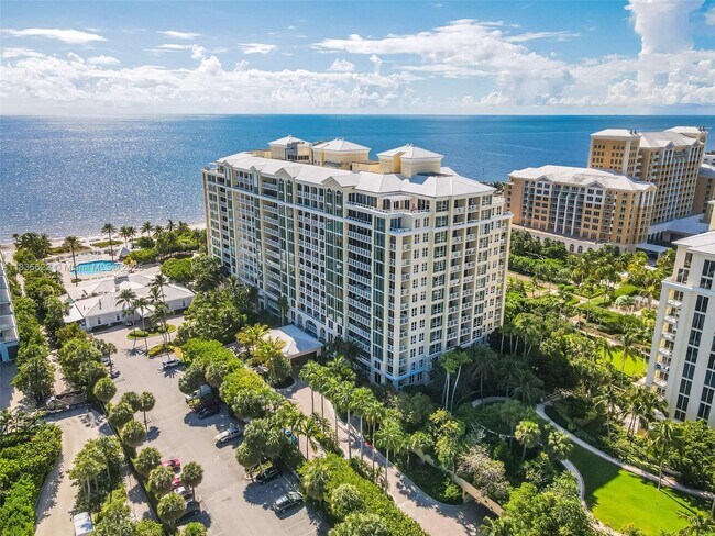Building Photo - 430 Grand Bay Dr