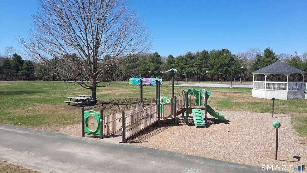 Building Photo - 21-23-23 Community Ave