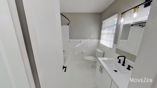 Building Photo - 422 Muirs Chapel Rd