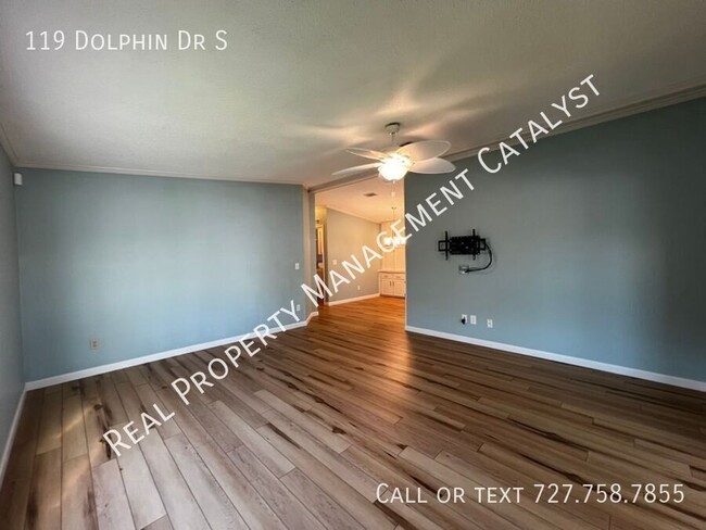 Building Photo - 119 Dolphin Dr S