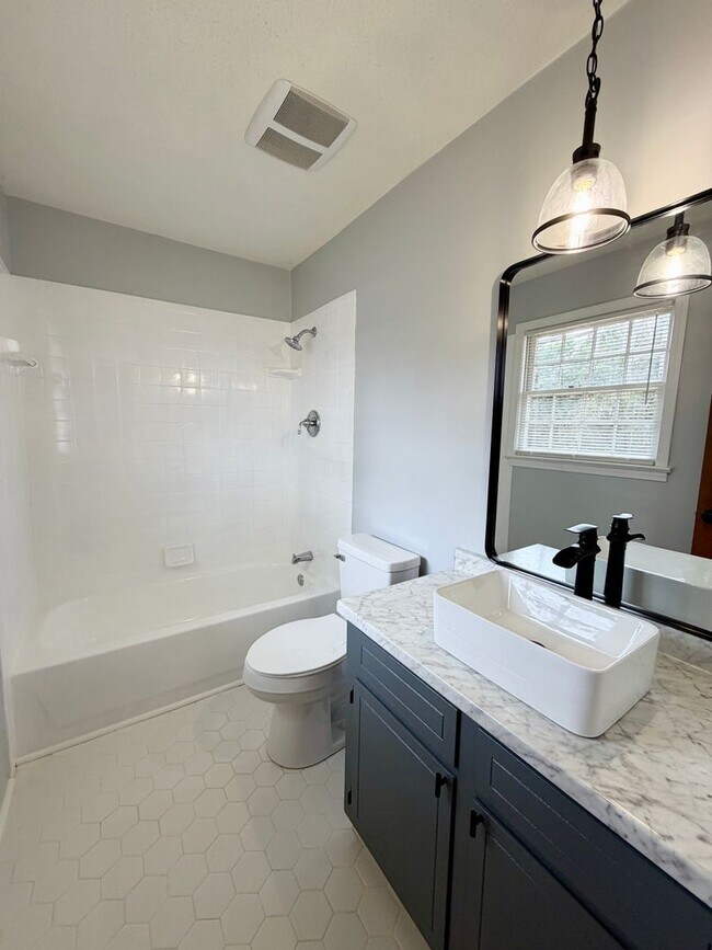 Building Photo - Irmo-Offering Self Guided Tour with RENTLY!