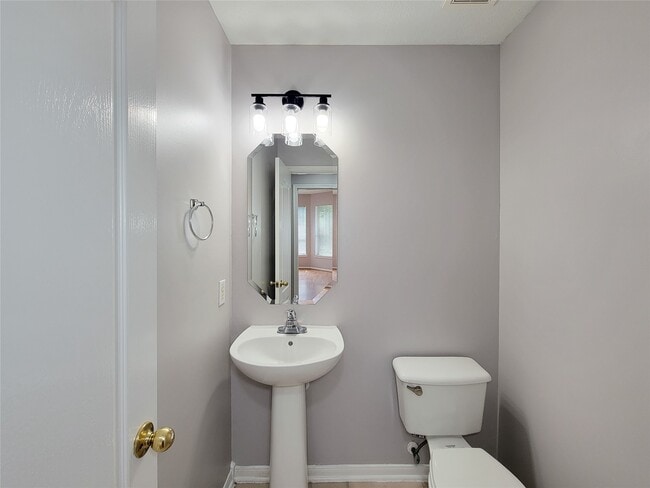 Building Photo - 9410 Barretts Glen Ct