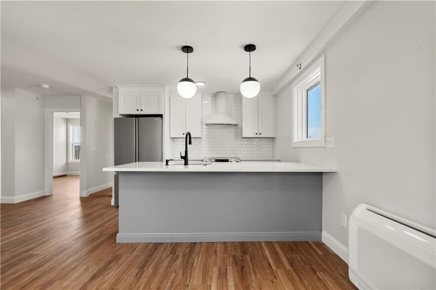 Building Photo - 36 Evarts St