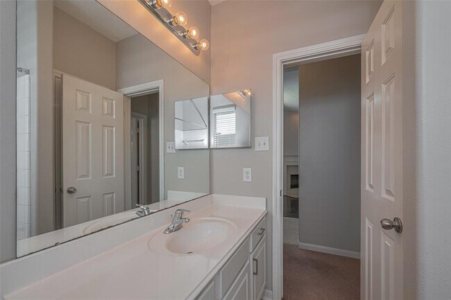 Building Photo - 17202 Sheffield Bend Dr