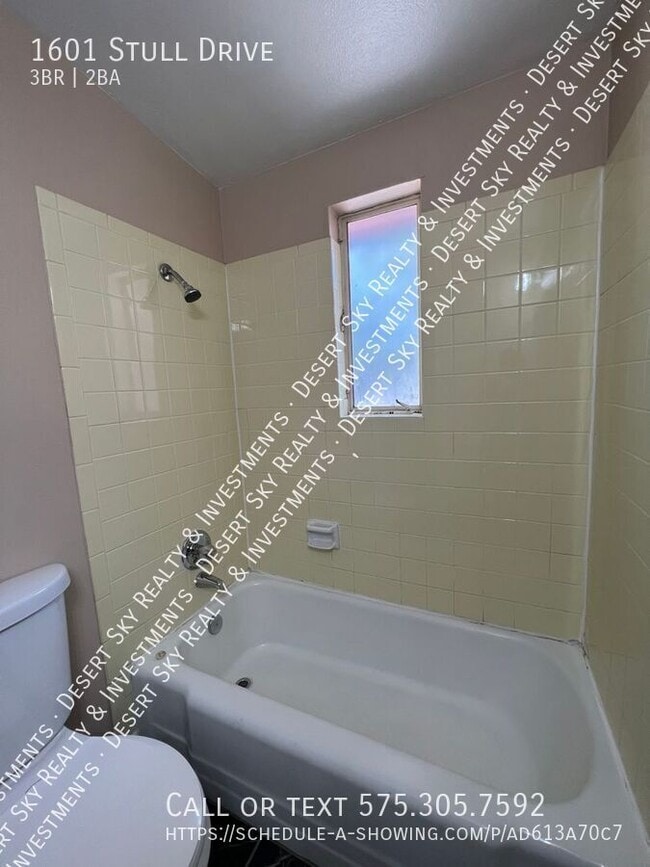 Building Photo - 1601 Stull Dr