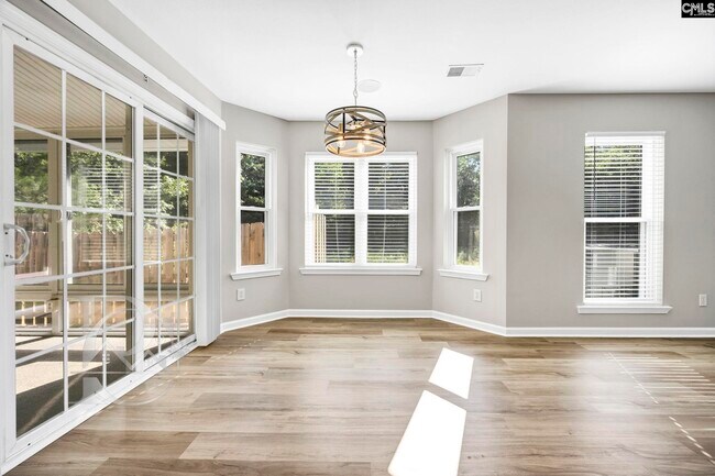 Building Photo - 1039 Glencroft Dr