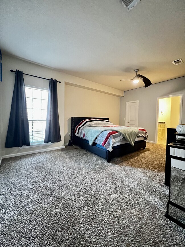 Building Photo - 4596 Hermosa Rd