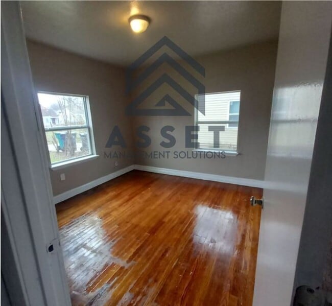 Building Photo - Cute 2 Bedroom Home!