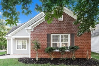 Building Photo - 542 N Fairfield Dr