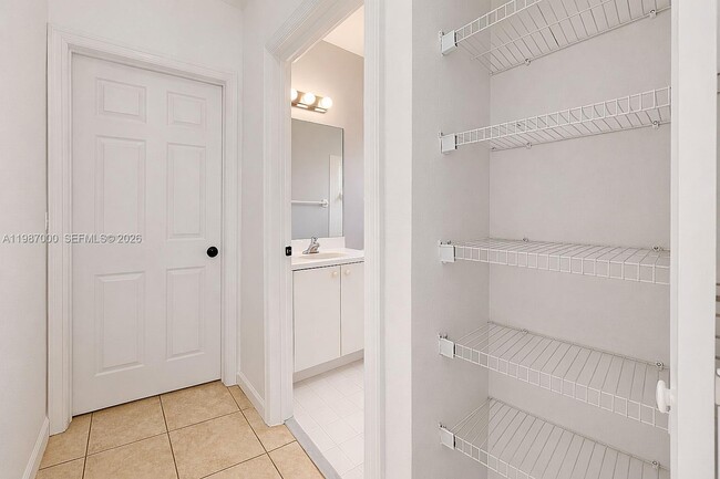 Building Photo - 2014 NE 38th Rd