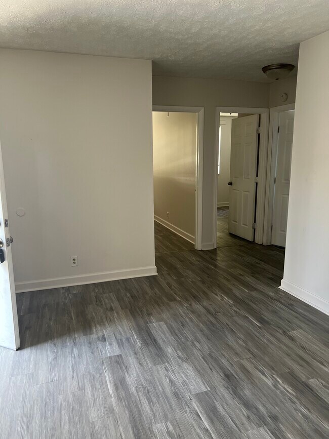 Building Photo - 1554 W 22nd St