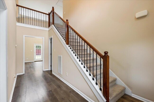 Building Photo - 2121 Grv Lndg Wy