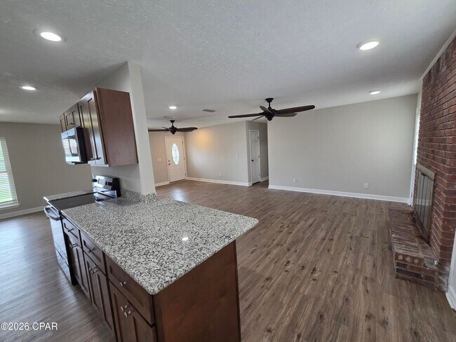 Building Photo - 211 Sukoshi Dr
