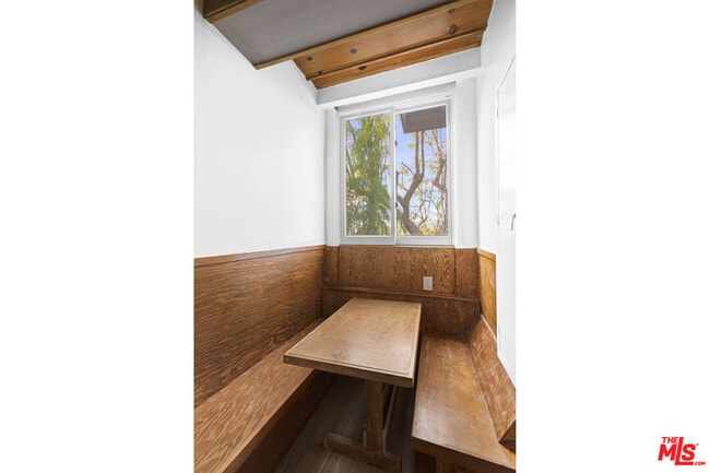 Building Photo - 1807 1/2 Edgecliffe Dr