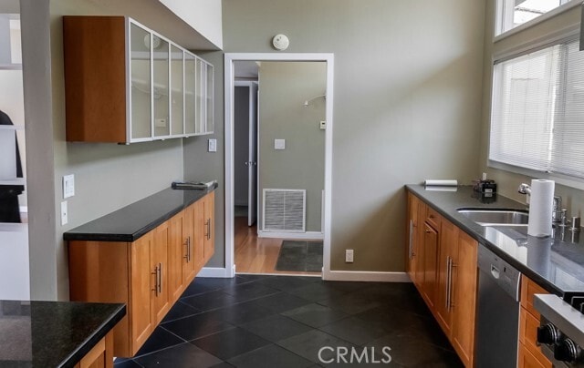 Building Photo - 475 Cliff Dr