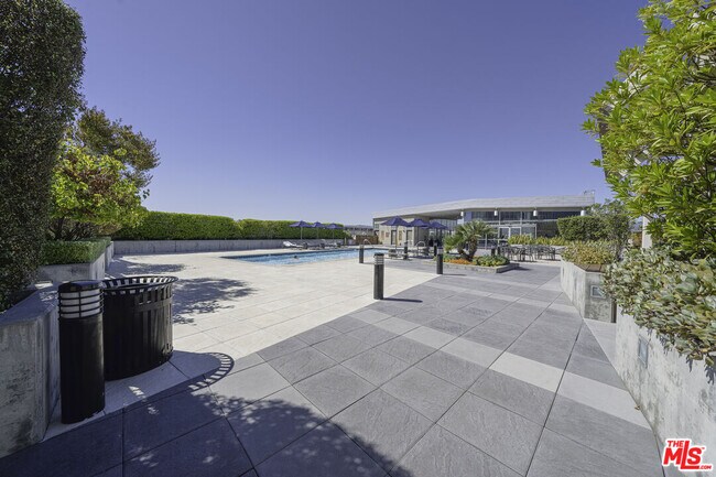 Building Photo - 3785 Wilshire Blvd