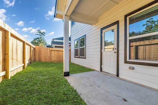 Building Photo - 8550 Blueberry Ash St
