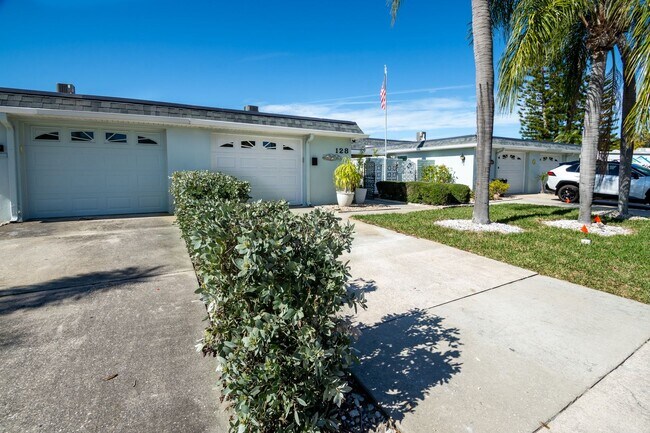 Building Photo - 128 Boca Ciega Point Blvd N
