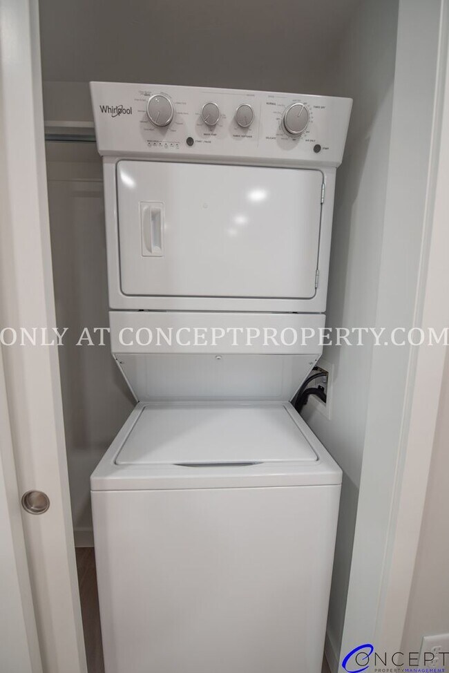 Building Photo - Experience Refined Mountain Living in a Modern 2-Bed, 2-Bath Apartment at Studio Crossing!