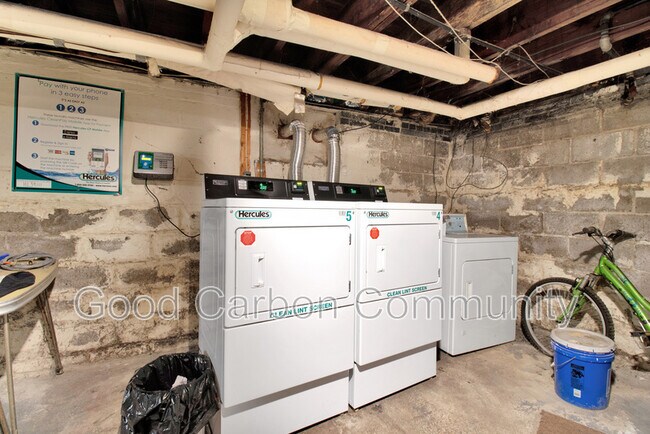 Building Photo - 328 Elmwood Ave