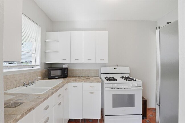 Building Photo - 3901 Wrightwood Rd