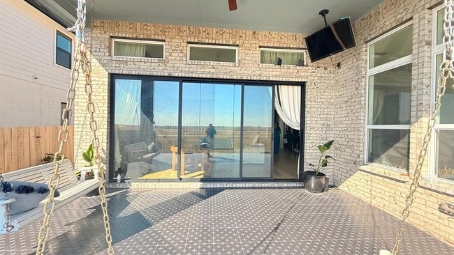 Building Photo - 20721 Dustin Ln