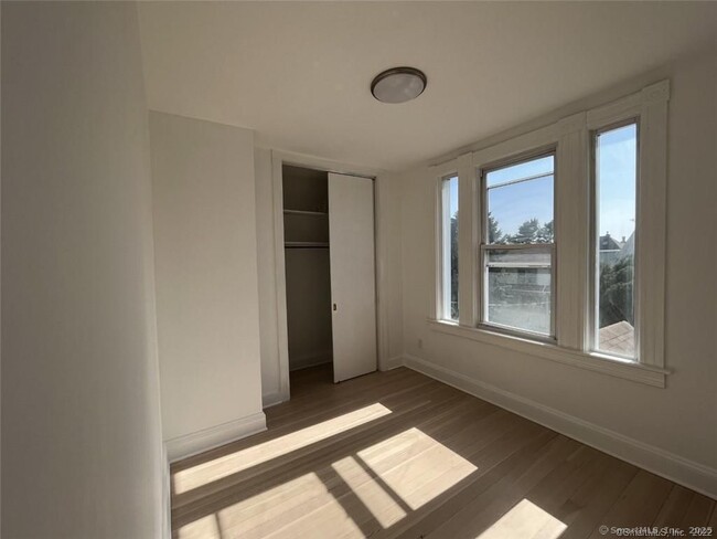 Building Photo - 3 Betts Pl
