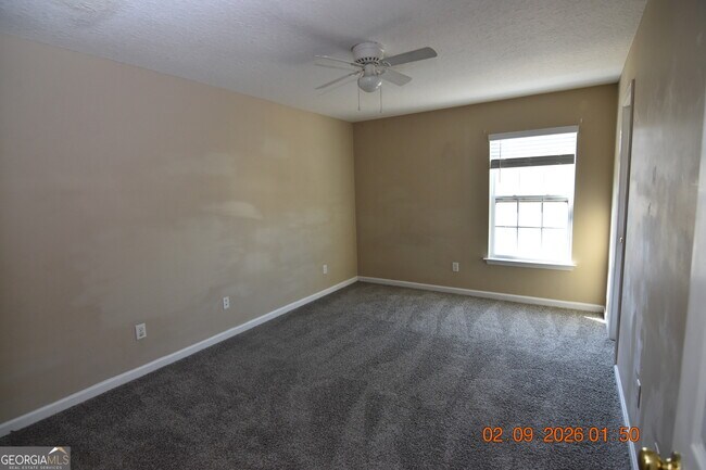 Building Photo - 348 Kristins Dr