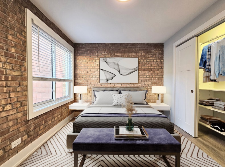 Building Photo - 1214 N La Salle Dr