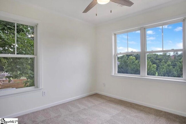 Building Photo - 12 Harvley St