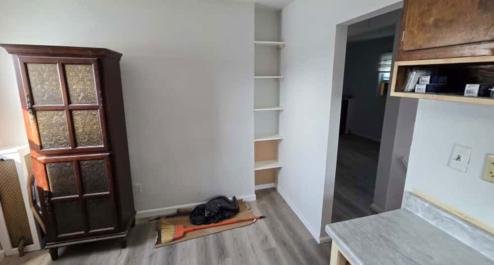 Building Photo - 242 Park Ave