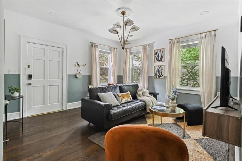 Building Photo - 1351 Oxford Rd NE