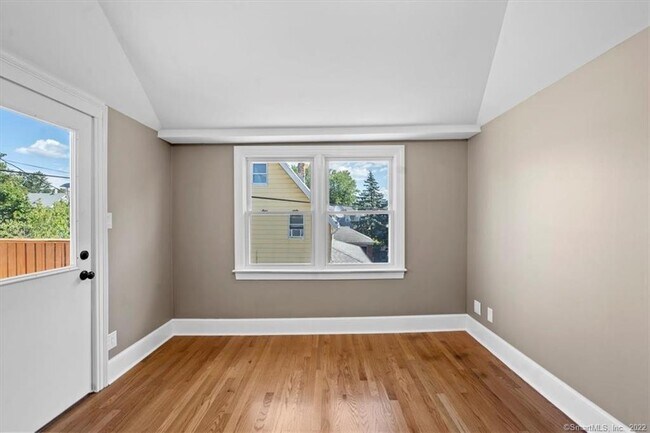 Building Photo - 223 Townsend Ave
