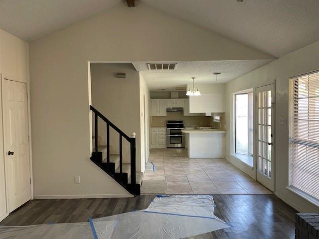 Building Photo - 8025 Bonnie Cir