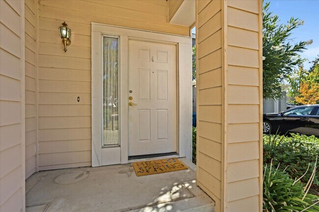 Building Photo - Seven Springs Home