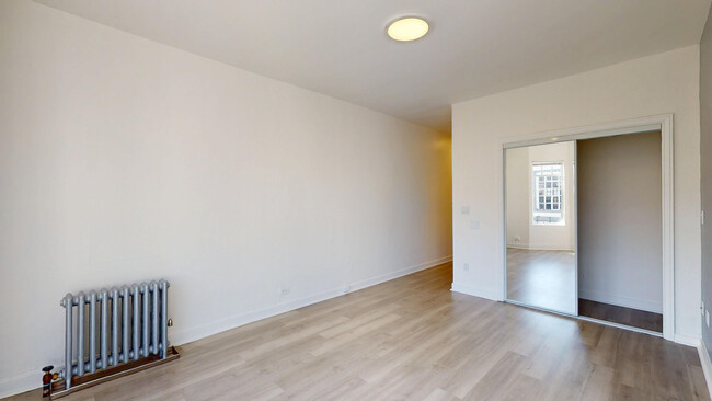 Building Photo - 812 Eddy St
