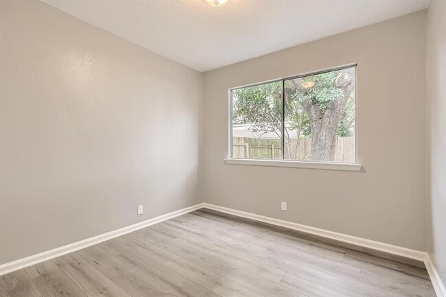 Building Photo - 10401 Burmaster Ln