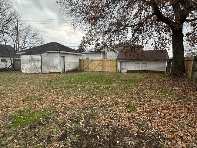 Building Photo - BEAUTIFUL RENOVATED NEW 4 BEDROOM 2 BATH HOUSE QUIET NEIGHBORHOOD