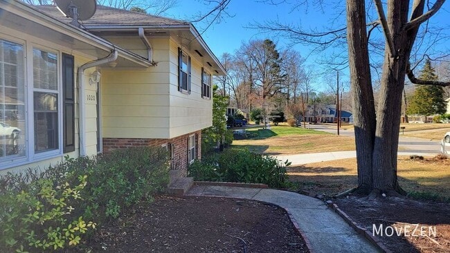 Building Photo - 1020 Wofford Ln