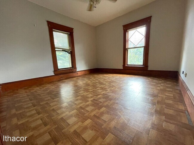 Building Photo - 3 br, 1 bath House - 4 Pendleton St