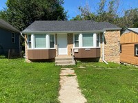 Building Photo - Fully Remodeled House!