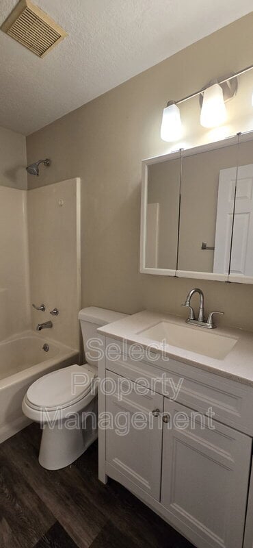 Building Photo - 2801 Sandarac Ln