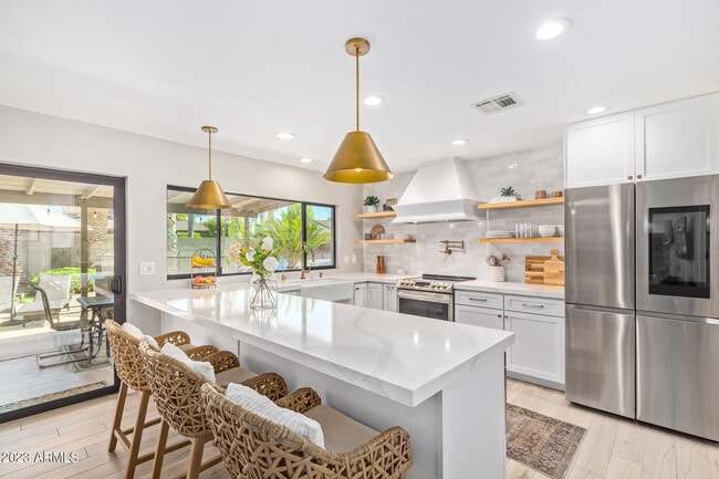 Building Photo - 5202 E Sheena Dr