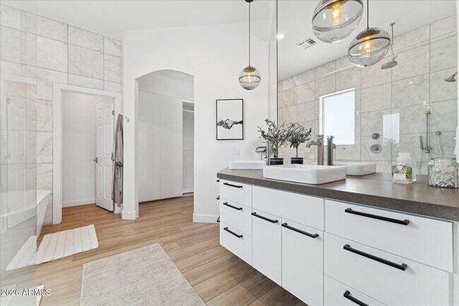 Building Photo - 14604 E Peak View Rd