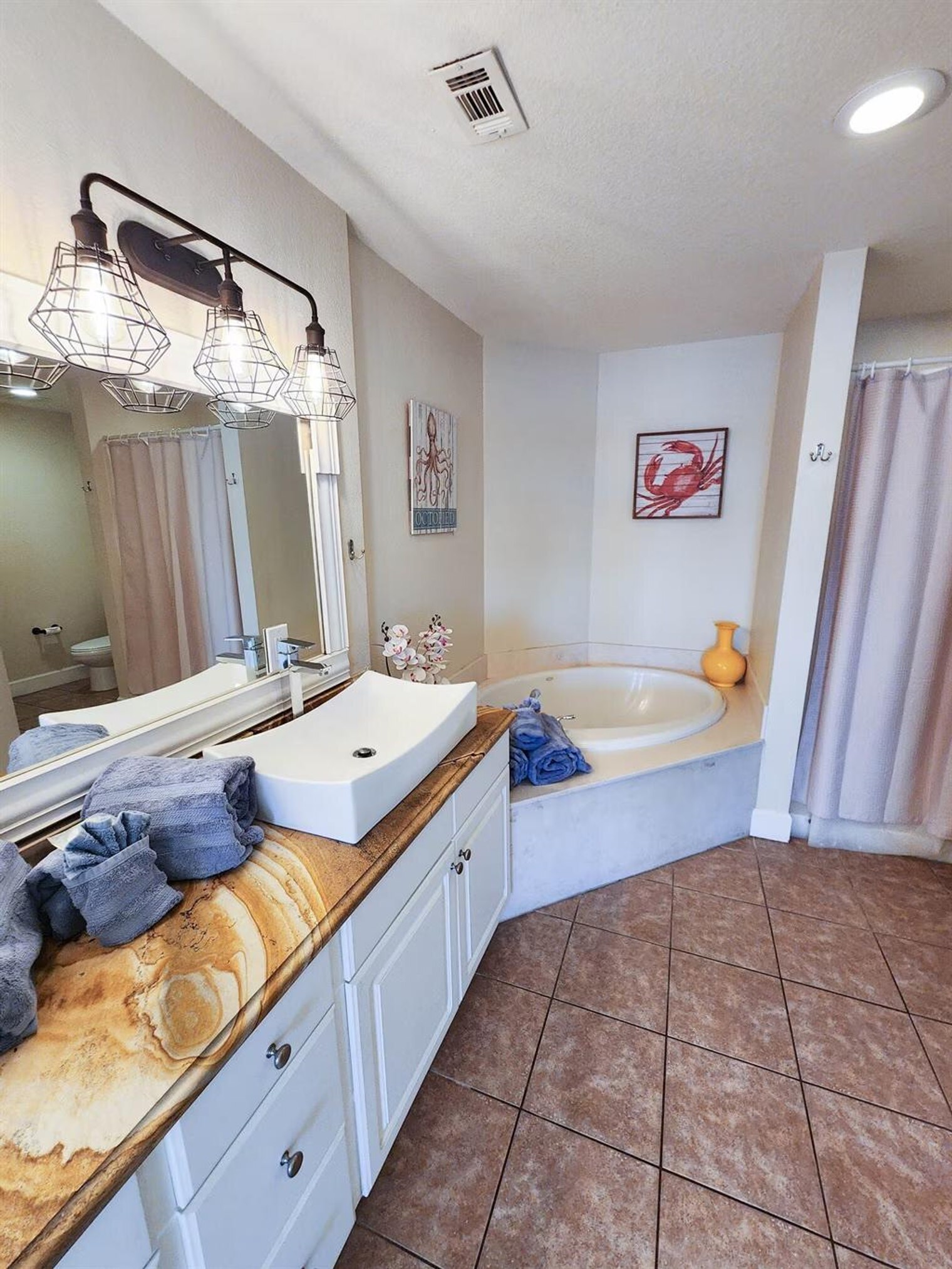 Building Photo - 16819 Front Beach Rd