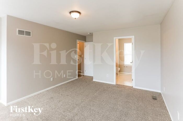 Building Photo - 546 White Fence Dr