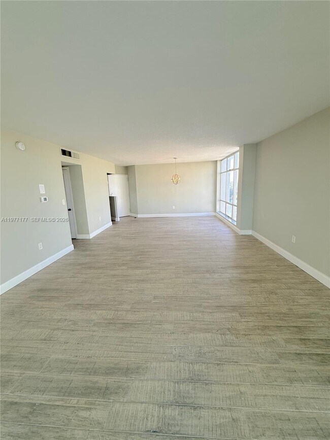 Building Photo - 5750 Collins Ave