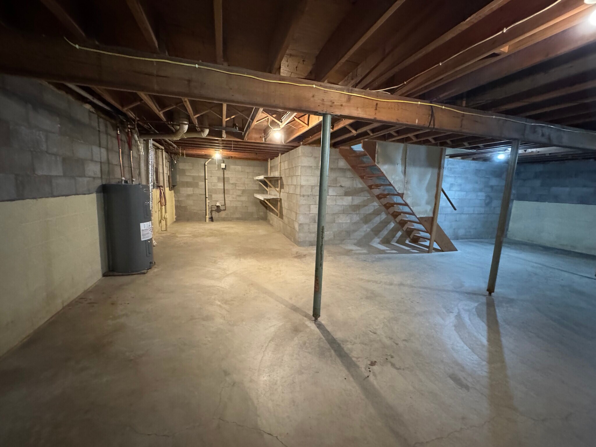 Building Photo - 928 Court Cir