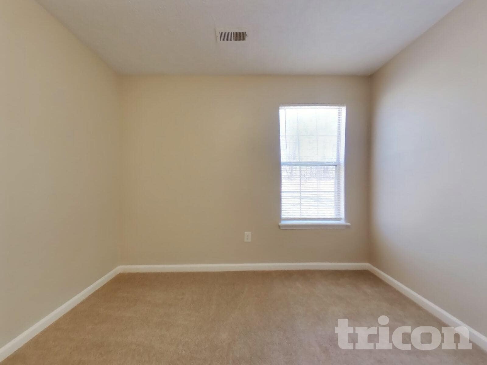 Building Photo - 3520 Willow Tree Cir